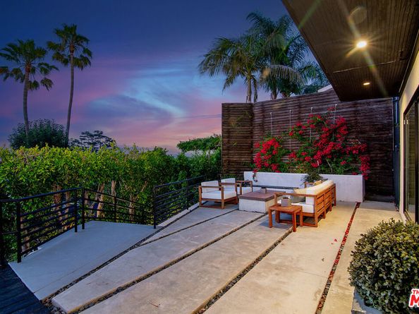 3838 Buena Park Drive, Studio City CA 91604