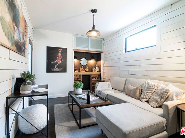 3838 Buena Park Drive, Studio City CA 91604