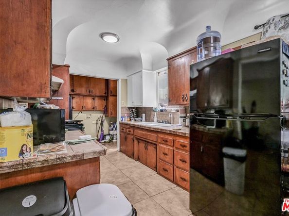 533 W 111th Street, Los Angeles CA 90044