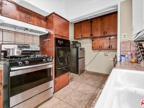 533 W 111th Street, Los Angeles CA 90044