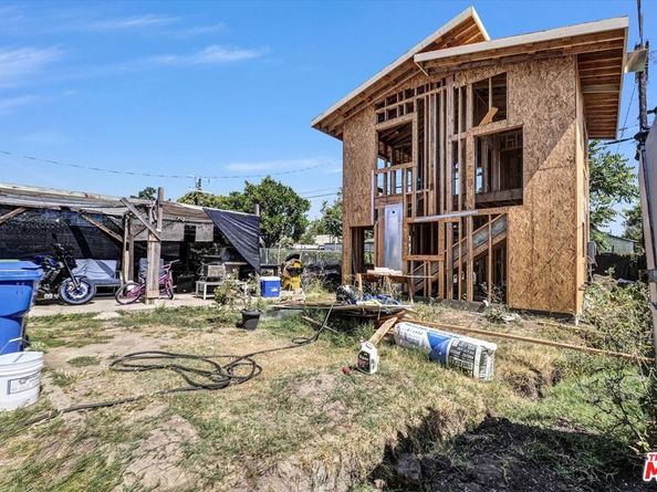 533 W 111th Street, Los Angeles CA 90044