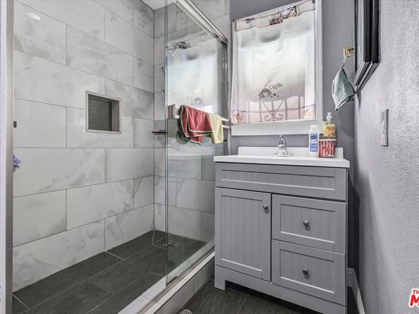 533 W 111th Street, Los Angeles CA 90044