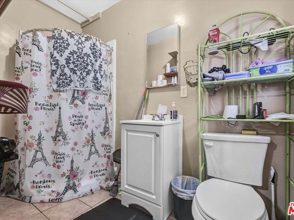 533 W 111th Street, Los Angeles CA 90044