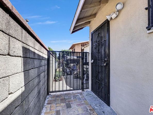 533 W 111th Street, Los Angeles CA 90044