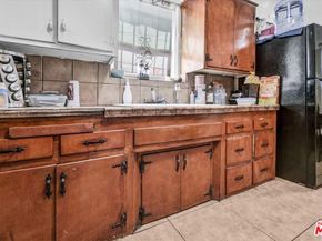 533 W 111th Street, Los Angeles CA 90044