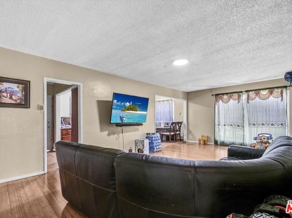 533 W 111th Street, Los Angeles CA 90044