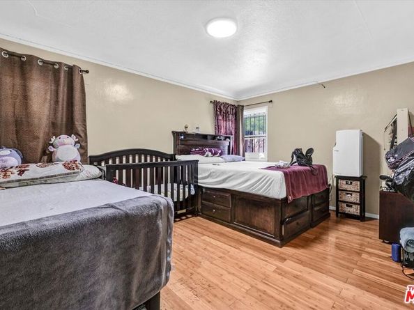 533 W 111th Street, Los Angeles CA 90044