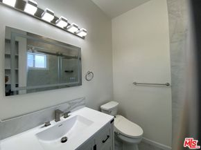 1424 S New Hampshire Avenue, Los Angeles CA 90006