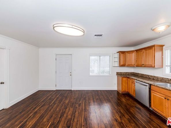 1424 S New Hampshire Avenue, Los Angeles CA 90006