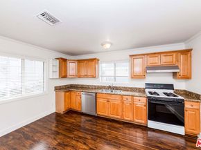 1424 S New Hampshire Avenue, Los Angeles CA 90006