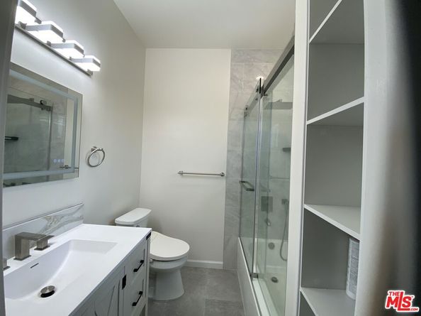 1424 S New Hampshire Avenue, Los Angeles CA 90006