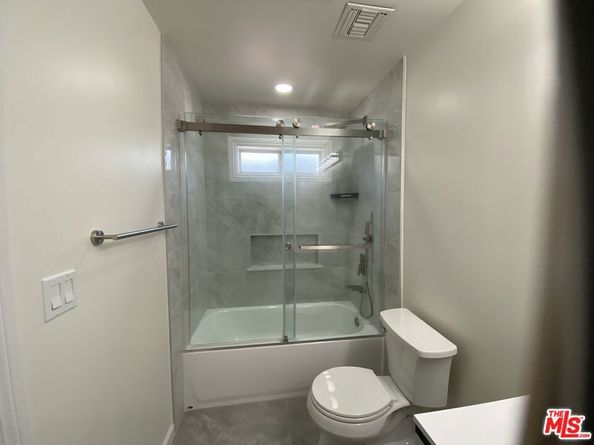 1424 S New Hampshire Avenue, Los Angeles CA 90006