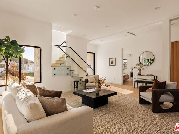 8106 Bleriot Avenue, Los Angeles CA 90045