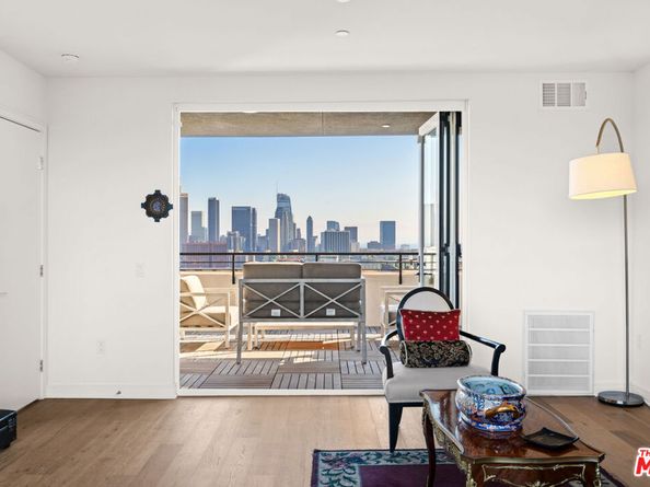 1049 N Joels Place, Los Angeles CA 90012