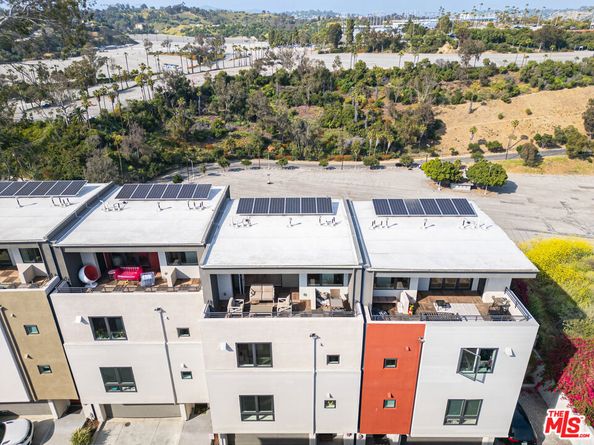 1049 N Joels Place, Los Angeles CA 90012