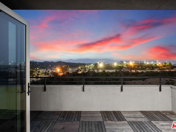 1049 N Joels Place, Los Angeles CA 90012