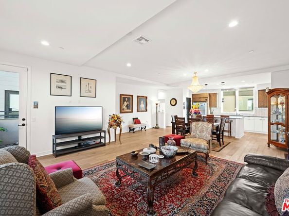 1049 N Joels Place, Los Angeles CA 90012