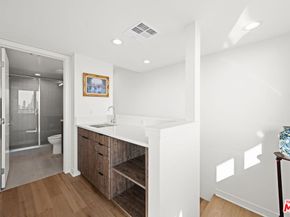 1049 N Joels Place, Los Angeles CA 90012