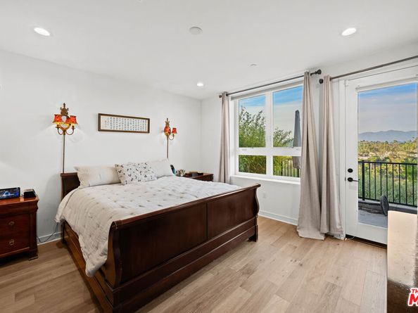 1049 N Joels Place, Los Angeles CA 90012