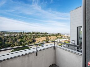 1049 N Joels Place, Los Angeles CA 90012