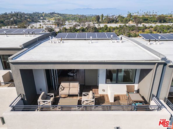 1049 N Joels Place, Los Angeles CA 90012