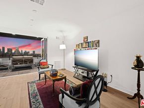 1049 N Joels Place, Los Angeles CA 90012