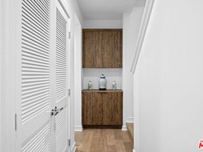 1049 N Joels Place, Los Angeles CA 90012