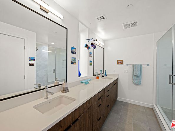 1049 N Joels Place, Los Angeles CA 90012