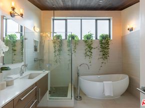 520 Broadway Street, Venice CA 90291