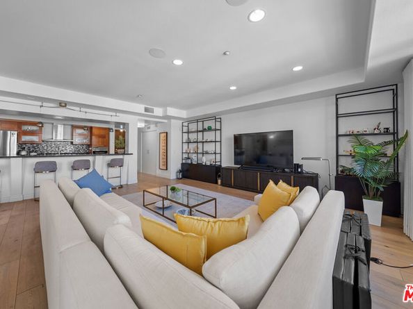 107 N Swall Drive 402, Los Angeles CA 90048