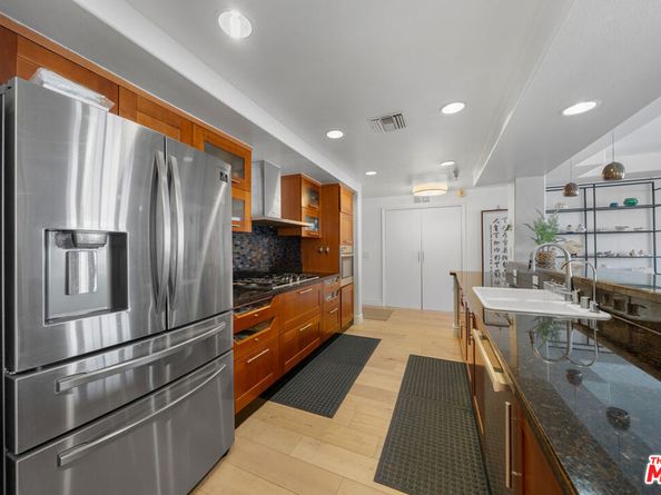 107 N Swall Drive 402, Los Angeles CA 90048