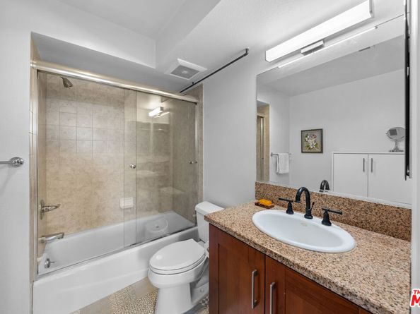 107 N Swall Drive 402, Los Angeles CA 90048