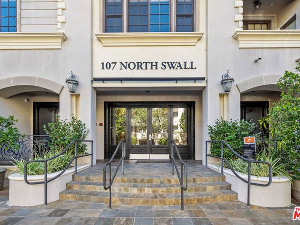 107 N Swall Drive 402, Los Angeles CA 90048