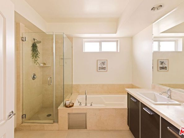 325 Arnaz Drive 304, Los Angeles CA 90048