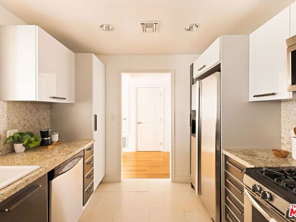 325 Arnaz Drive 304, Los Angeles CA 90048