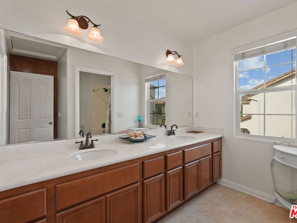 3692 W Chapman Lane, Inglewood CA 90305