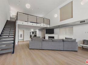 7062 Hawthorn Avenue 101, Los Angeles CA 90028