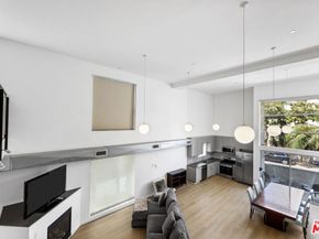 7062 Hawthorn Avenue 101, Los Angeles CA 90028