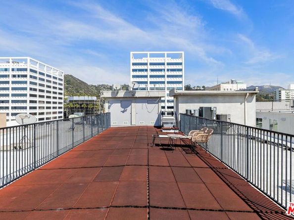 7062 Hawthorn Avenue 101, Los Angeles CA 90028