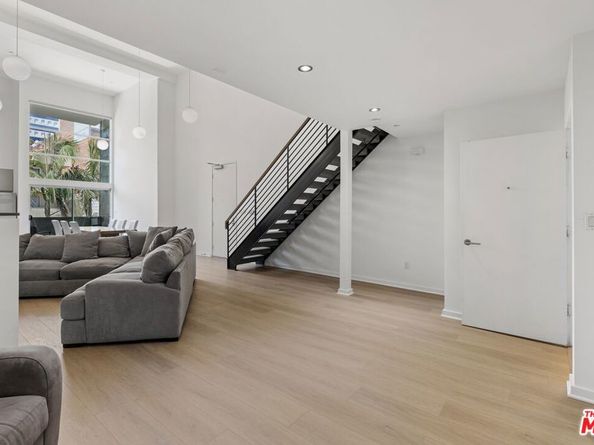 7062 Hawthorn Avenue 101, Los Angeles CA 90028