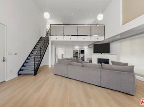 7062 Hawthorn Avenue 101, Los Angeles CA 90028