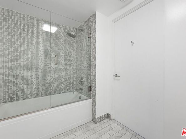 7062 Hawthorn Avenue 101, Los Angeles CA 90028