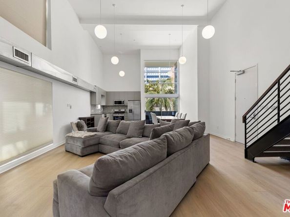 7062 Hawthorn Avenue 101, Los Angeles CA 90028