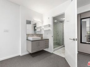 7062 Hawthorn Avenue 101, Los Angeles CA 90028