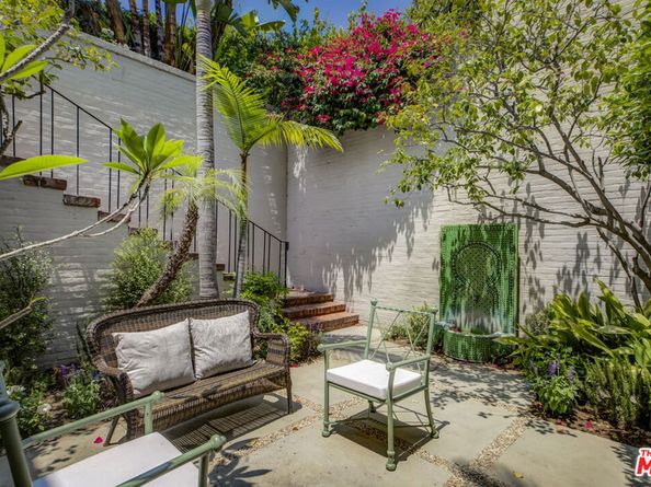 3659 Shannon Road, Los Angeles CA 90027