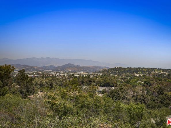 3659 Shannon Road, Los Angeles CA 90027