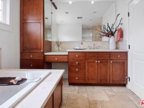 441 University Avenue, Burbank CA 91504