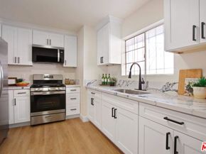 6339 10th Avenue, Los Angeles CA 90043