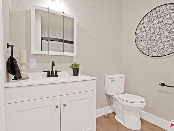 6339 10th Avenue, Los Angeles CA 90043