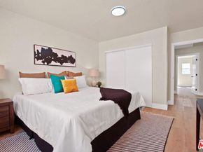 6339 10th Avenue, Los Angeles CA 90043